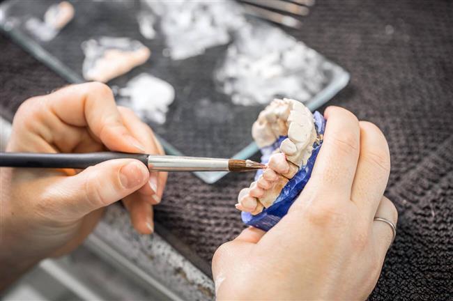 جراحی کاشت ایمپلنت دندان