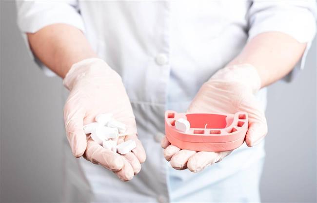 خونریزی و عفونت در لثه‌ها